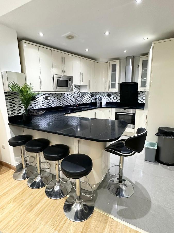 Relaxing Room In Spacious House Londres Exterior foto